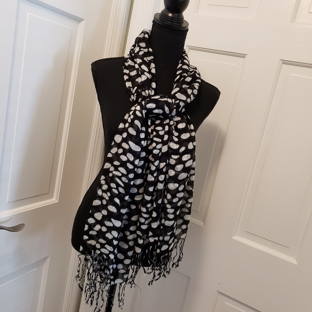 Inc. International Concepts Black & White Scarf, business casual